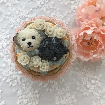 結婚式に出席するワンちゃんの為のケーキ