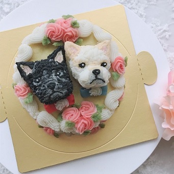 ワンちゃんたちの結婚記念日を祝うオーダーケーキ