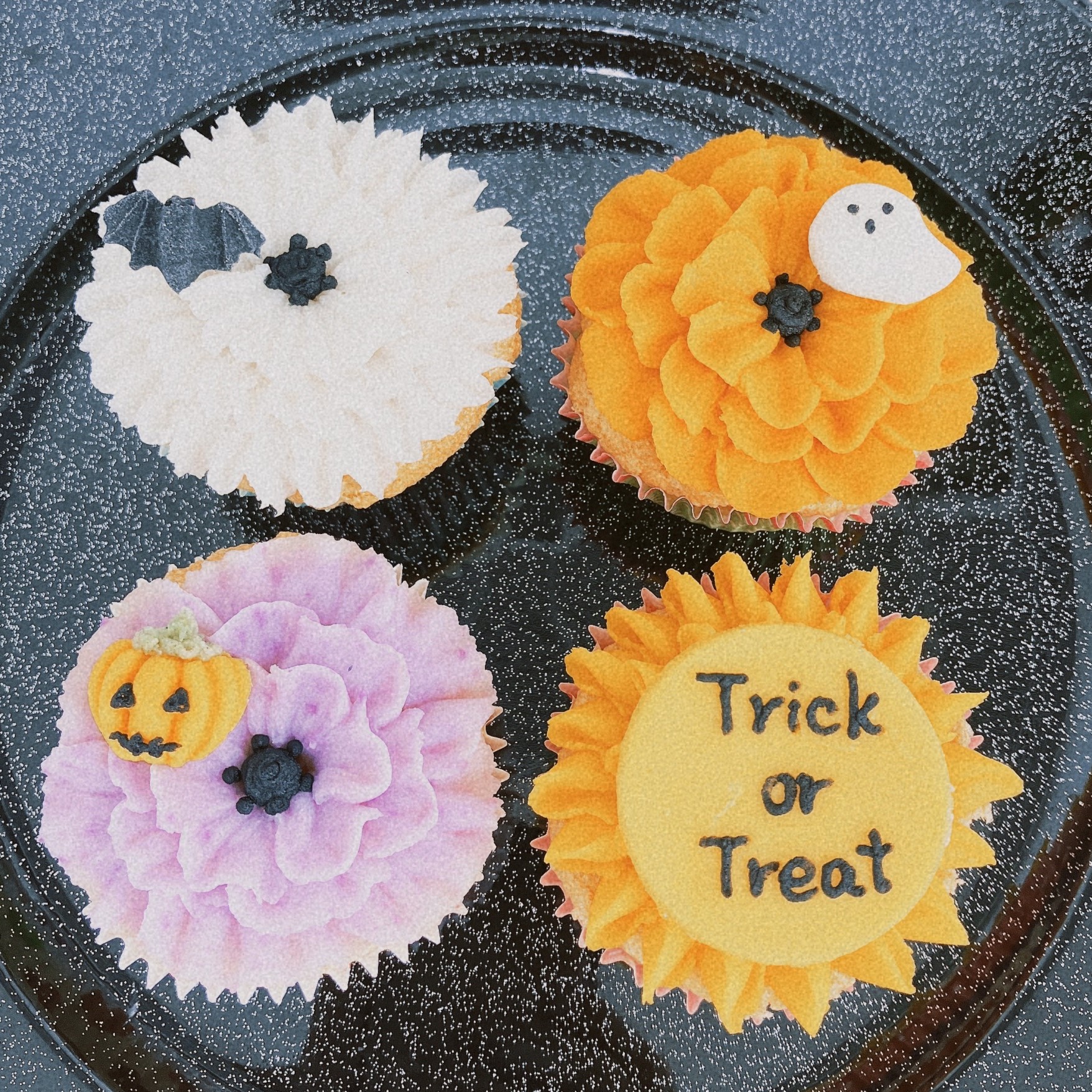 【ハロウィン限定】ハロウィンカップケーキ[4個入り、2個入り]［犬用ケーキ、猫用ケーキ］