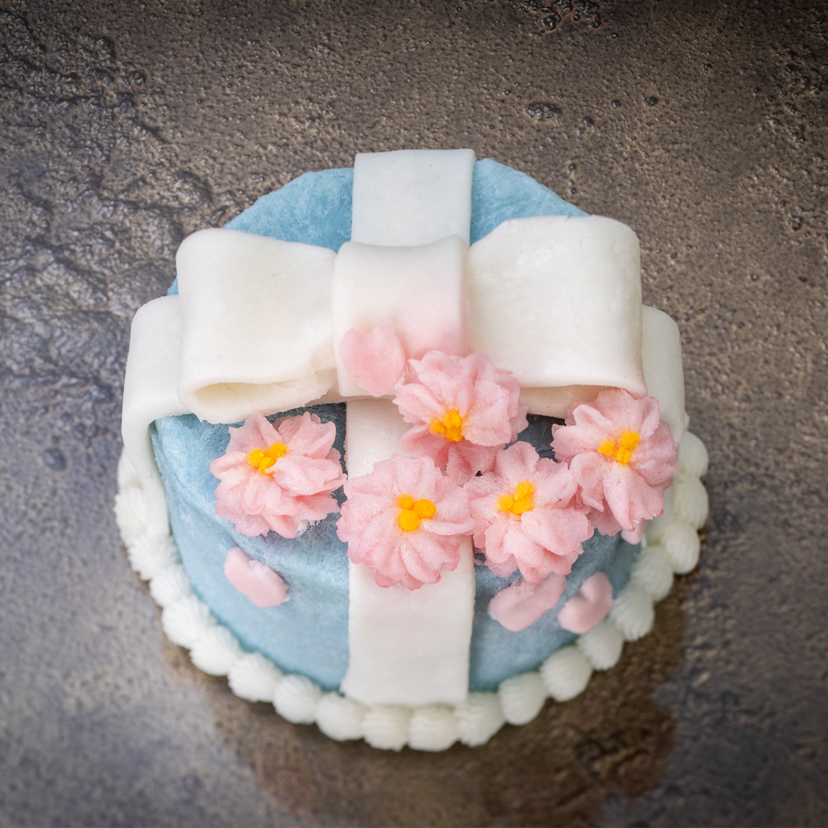 ギフトボックスのケーキ＞<br