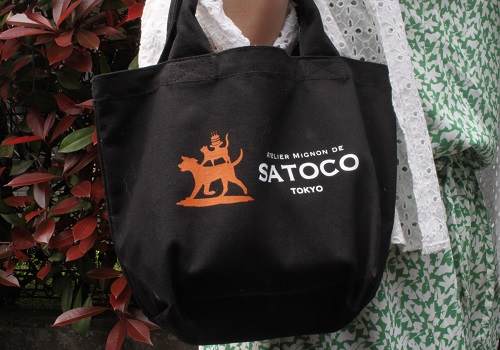 オープン記念オリジナルロゴがプリントされたお散歩バッグです。